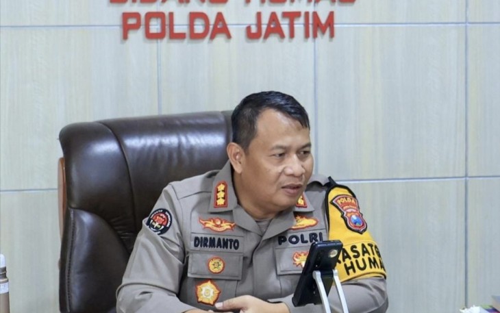 Kabid Humas Polda Jatim Kombes Dirmanto saat memberikan keterangan pers, Kamis (5/12)