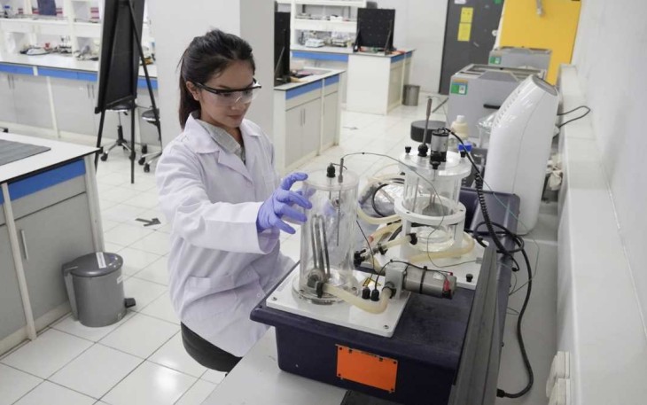 Dokumentasi: Ilustrasi praktik laboratorium Sains Keberlanjutan
