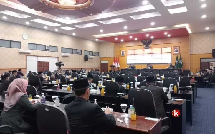 Rapat Paripurna DPRD Kota Blitar, Selasa 13 Agustus 2024. (Foto : Faisal NR / Klikwarta.com)