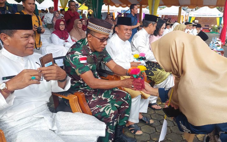 Perwira Lanudal Tanjungpinang saat Hadiri Pawai Taruf di Arena MTQ XVII