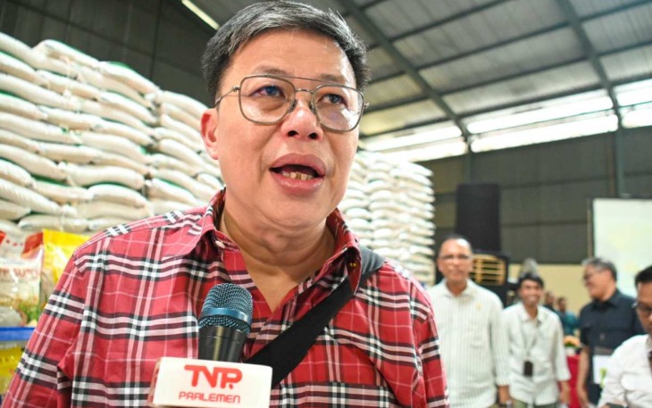 Wakil Ketua Komisi IV DPR RI Alex Indra Lukman saat melakukan Kunjungan Kerja Spesifik (Kunsfik) ke Gudang Bulog, Ngabean, Kartasura, Sukoharjo