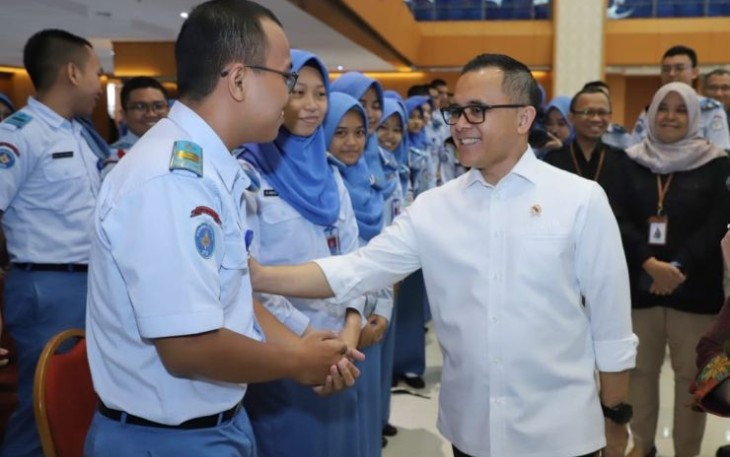 Kementerian Pendayagunaan Aparatur Negara dan Reformasi Birokrasi (PANRB) menetapkan persetujuan formasi pada delapan instansi penyelenggara sekolah kedinasan dengan alokasi 3.445 formasi.
