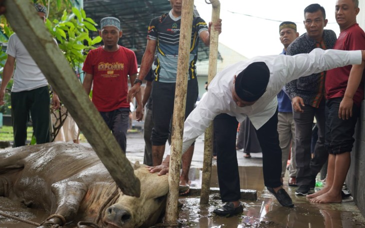 Korem 023/KS saat Adakan Kegiatan Pemotongan Hewan Qurban