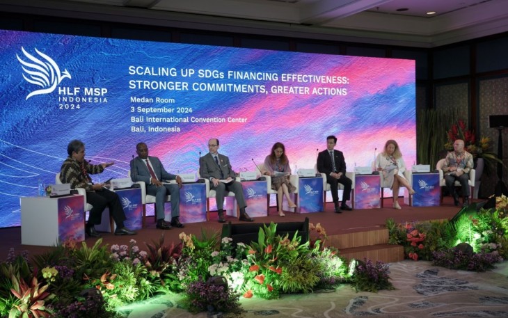 Sesi paralel tematik “Scaling Up SDGs Financing Effectiveness: Stronger Commitments, Greater Actions” pada HLF MSP 2024, Selasa (2/9/2024) di Nusa Dua Bali. Wakil Sekretaris Jenderal PBB untuk Urusan Ekonomi dan Sosial, Li Junhua mengatakan HLF MSP 2024 jadi momen krusial untuk merefleksikan reformasi yang diperlukan, terutama dalam tiga area tematik yaitu pembiayaan inovatif, ekonomi berkelanjutan, dan kerja sama Selatan-Selatan. (Foto: Bappenas)