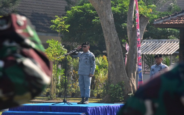 Pelatihan Coast Guard Basic Training (CGBT) bagi personel PPPK Bakamla RI resmi dibuka. Upacara pembukaan pelatihan dipimpin oleh Sestama Bakamla RI, Laksda TNI Tatit E. Witjaksono, S.E., M.Tr. (Han), di Puslatdiksarmil, Surabaya, pada Rabu (15/5/2024)