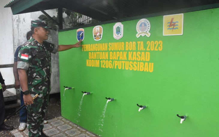 Danrem 121/Abw Brigjen TNI Luqman Arief, S.I.P., saat Tinjau Langsung Program Air Bersih TNI AD