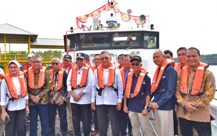 Menteri ESDM Arifin Tasrif bersama Menhub Budi Karya Sumadi meresmikan operasional kapal dual fuel di Balikpapan 