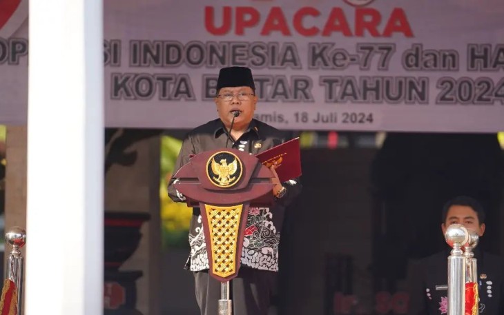 Walikota Blitar Santoso Saat Sampaikan Sambutan di Acara Apel HUT Koperasi ke- 77 Tahun 2024 di Kantor Walikota Blitar