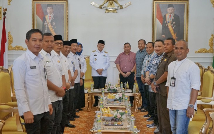 Gubernur Rohidin Mersyah menggelar audiensi bersama jajaran PT. Telkom pusat terkait tawaran MoU dalam pengelolaan gedung yang dimiliki oleh Pemerintah Provinsi Bengkulu