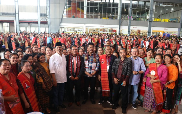 Muhammad Rudi saat menghadiri Ibadah Perayaan Natal dan Syukuran Bona Taon 2024 Parsadaan Toga Siregar Boru Bere-Ibebere (Patogar) se-Kota Batam di MB 2, Minggu (21/1/2024).