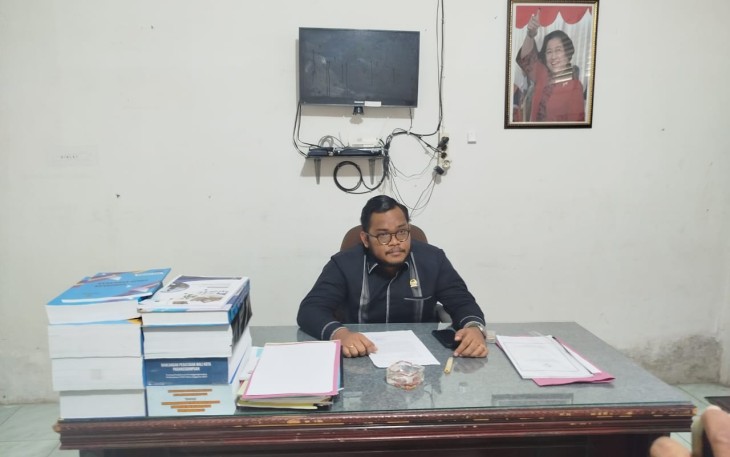 Anggota DPRD  yang juga Ketua Fraksi PDI - Perjuangan Padangsidimpuan Muhammad Fajar Dalimunte, saat diwawancarai di ruangannya Jum'at (1/11/2024)