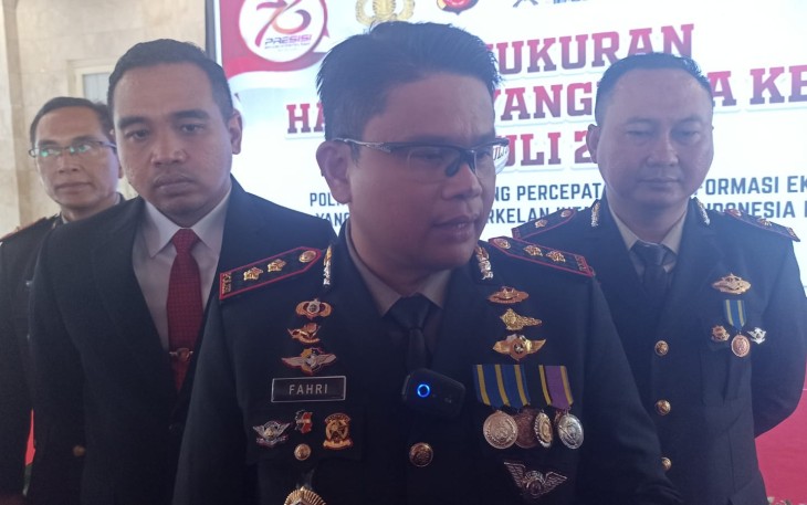 Kapolres Indramayu M. Fahri Siregar saat diwawancarai awak media setelah acara Bhayangkara Ke-78 di Pendopo Indramayu.