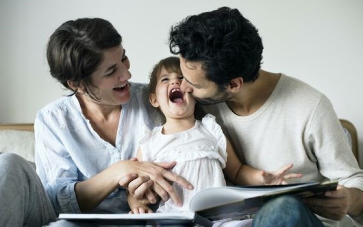 Foto ilustrasi kasih sayang Ayah dan Ibu (Foto: Pinterest)