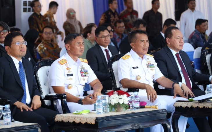  Komandan Pangkalan Utama TNI AL (Danlantamal) V Brigjen TNI Marinir Joni Sulistiawan, S. H., M. Han., menghadiri acara peletakan lunas (Keel Laying) Kapal Landing Dock Philippines di Grand Assembly Outdoor Merchant Ship Division PT. PAL Indonesia, yang nantinya akan beroperasi memperkuat peratahanan di jajaran Angkatan Laut Filipina, Senin (22/01/2024)