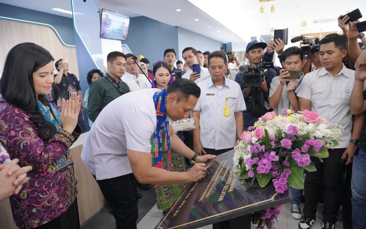 Menteri Agraria dan Tata Ruang/Kepala Badan Pertanahan Nasional (ATR/BPN), Agus Harimurti Yudhoyono (AHY) meresmikan Kantor Pertanahan (Kantah) Kota Administrasi Jakarta Selatan yang baru di Jalan Raya Tanjung Barat 1 Kecamatan Jagakarsa