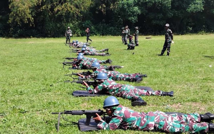 Perwira Pelaksana (Palaksa) Pangkalan TNI AL (Lanal) Malang Mayor Laut (T) Eko Wahyu Santoso menutup kegiatan LATOPS dan BINOPSLAT TW I TA. 2024 yang diikuti seluruh prajurit Lanal Malang di lapangan Tembak Kodam V Brawijaya Bedali Lawang Jl. Yos Sudarso No 08 Kab. Malang, Rabu (06/03/2024)