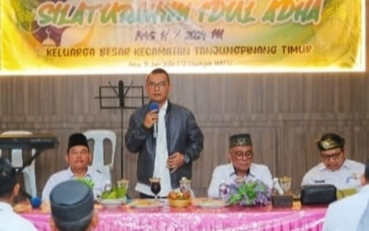 Pj Wali Kota Andri dalam pertemuan rutin dengan Masyarakat Untuk Perkuat Sinergi