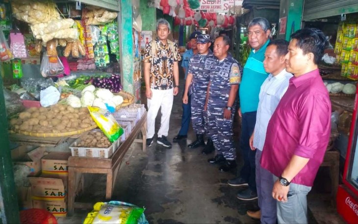 Lanal Cilacap Bantu Bulog Awasi dan Mendistribusikan Beras