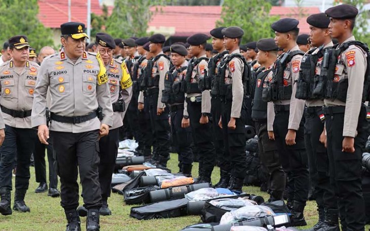 Apel yang digelar di Lapangan Barigas, Mapolda Kalteng, diikuti pejabat utama Polda serta personel Polda Kalteng yang terlibat pengamanan TPS Pemilu 2024. Minggu (11/2/2024) pagi.