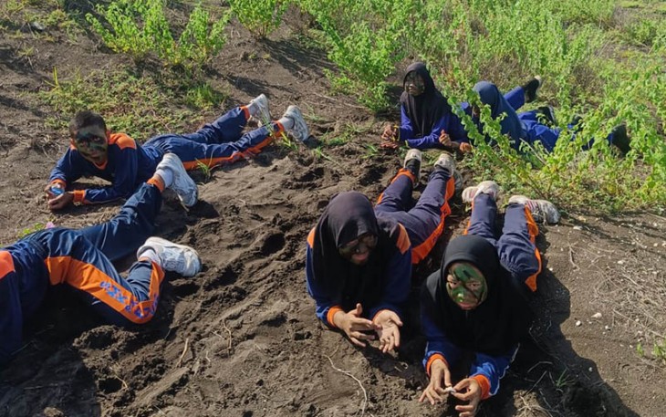 Lanal Banyuwangi Bekali Pramuka Saka Bahari Latihan SAR