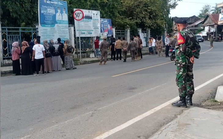 TNI-Polri di HST Kawal Penertiban APK