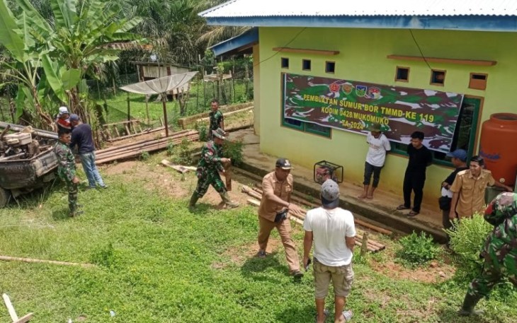 Satgas TMMD Kodim 0428/Mukomuko Buat Sumur Bor di Desa Lubuk Talang