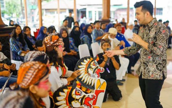 Wakil Gubernur Jawa Timur, Emil Elestianto Dardak dalam Festival Cinta Budaya 2024 di Pendopo Gedung Kesenian Cak durasim Surabaya. Rabu, (07/2/2024).