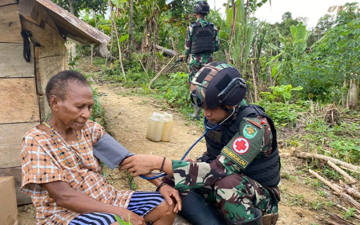 Satgas Yonif 310/KK Semakin Dekat dengan Masyarakat