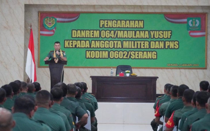 Danrem 064/MY Brigjen TNI Fierman Sjafirial Agustus saat beri pengarahan