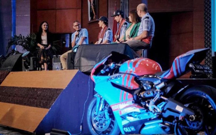 Menparekraf Sandiaga dalam Kickoff Press Conference Gresini Racing Team di Balairung Soesilo Soedarman, Gedung Sapta Pesona, Jakarta Pusat, Sabtu (3/2/2024).