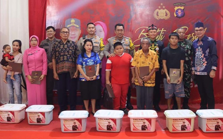 Kapolda Kalteng Beri Bansos ke Masyarakat dan Penyandang Disabilitas