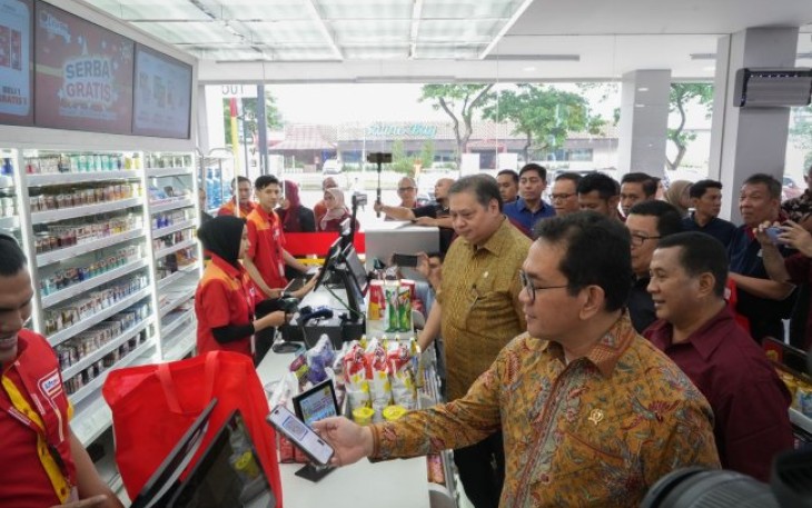 Menko Airlangga dalam peluncuran program EPIC Sale 2024 di Tangerang, Minggu (22/12)