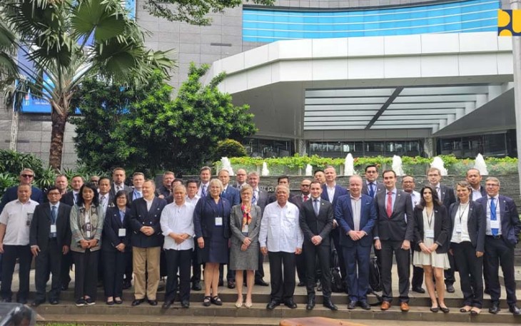 Menteri PUPR Basuki Hadimuljono saat menerima kunjungan Menteri Perekonomian Finlandia Wille Rydman beserta para perwakilan dari 19 perusahaan asal Finlandia di Kantor Kementerian PUPR, Senin (29/1/2024).
