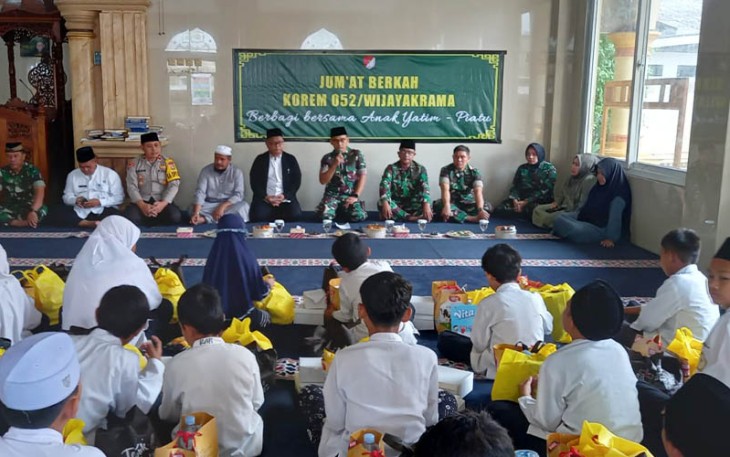 Rutin Korem 052/Wijayakrama Berikan Bantuan ke Yayasan Al-Mubarok