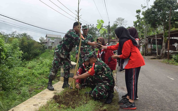  TNI Bersama Rakyat Bersatu Dengan Alam Untuk NKRI