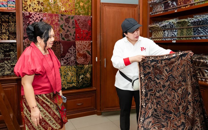 Ketua DPR RI Puan Maharani saat Tinjau Galeri Batik Bersejarah di Banyumas