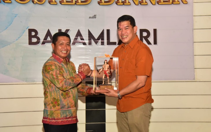 Delegasi Bakamla RI Dijamu di Atas Kapal Patroli Philippine Coast Guard
