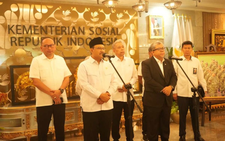 Mensos Saifullah Yusuf saat memberikan keterangan pers di Jakarta, Senin (20/1)