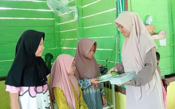 Salah satu daiyah yang dikirim Kemenag ke wilayah 3T