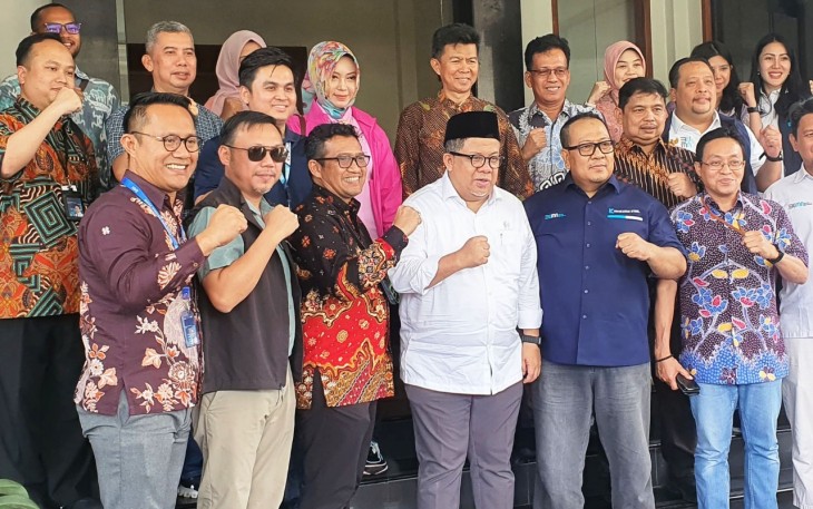Wakil Menteri (Wamen) Perumahan dan Kawasan Permukiman (PKP) Fahri Hamzah mendorong PT Krakatau Steel (Persero) Tbk sebagai aktor strategis dalam program besar pembangunan perumahan nasional
