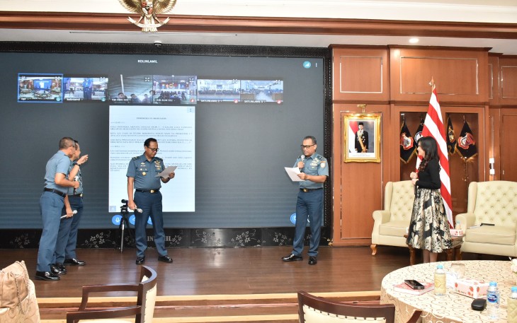 Kegiatan workshop public speaking, pembuatan berita dan fotografi