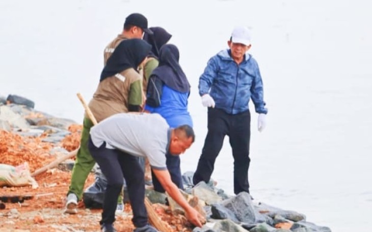 Gubernur Ansar Pimpin Goro di Kawasan Gurindam XII, Ajak Warga Jaga Kebersihan Tepi Laut Tanjungpinang