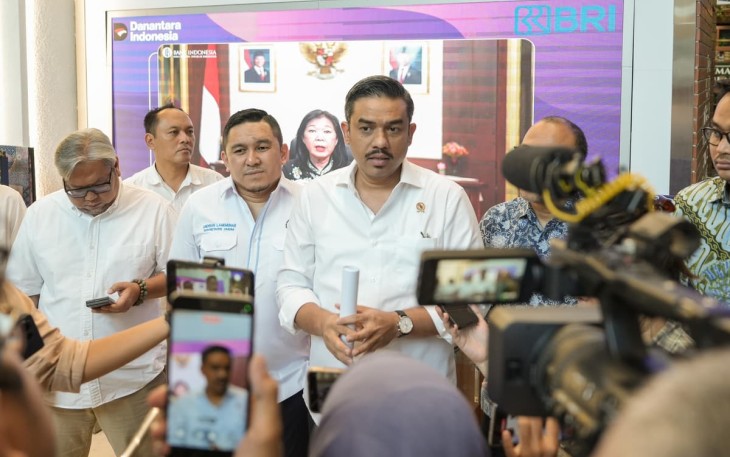 Menteri UMKM Maman Abdurrahman saat memberikan keterangan pers di Jakarta 