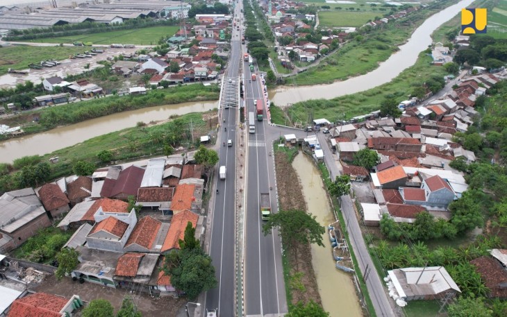 Kementerian Pekerjaan Umum (PU) melalui Direktorat Jenderal Bina Marga berkomitmen untuk terus konsisten mengembangkan jaringan konektivitas nasional melalui pembangunan infrastruktur jalan dan jembatan