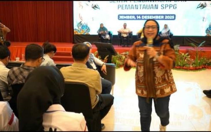 Wakil Kepala Badan Gizi Nasional (BGN), Nanik Sudaryati Deyang dalam pengarahannya di acara Sosialisasi dan Penguatan Tata Kelola Makan Bergizi Gratis Serta Pengawasan dan Pemantauan SPPG di Kabupaten Jember, Jawa Timur, Minggu, (14/12)