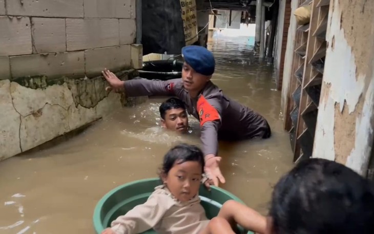 vakuasi Balita di Jaktim Dilakukan Dengan Sigap