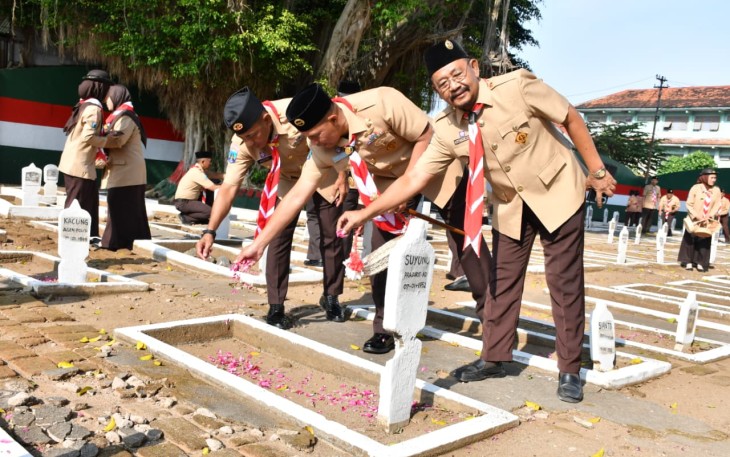 Dandim Ponorogo Pimpin Ziarah Rombongan