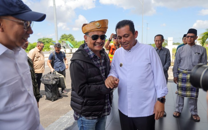 Gubernur Ansar Sambut Kedatangan Gubernur Jateng dan Lampung di Bandara RHF Tanjungpinang 
