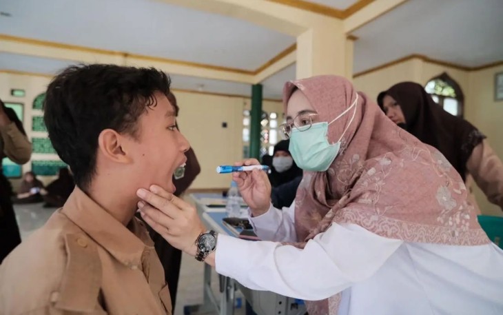 Ilustrasi pemeriksaan gigi dan mulut pada siswa di Kota Depok 