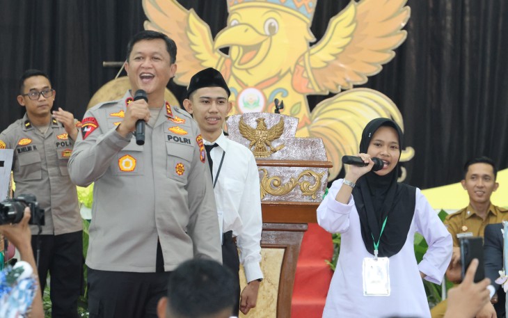 Kepala Kepolisian Daerah Kalimantan Tengah (Kapolda Kalteng), Irjen Pol Iwan Kurniawan, S.IK., M.Si, memberikan motivasi bagi ribuan mahasiswa baru, Universitas Islam Negeri (UIN) Palangka Raya.